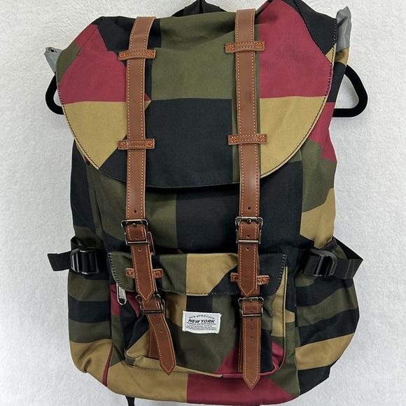 Kaukko Backpack Top Loading Drawstring & Flap Straps Snaps Well-Padded Like New - Picture 1 of 13